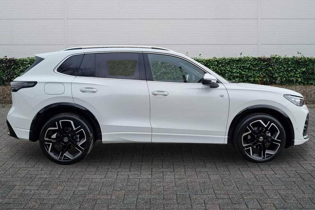 Volkswagen Tiguan 1.5 Etsi 150 R-line Dsg FP26DFJ White #4