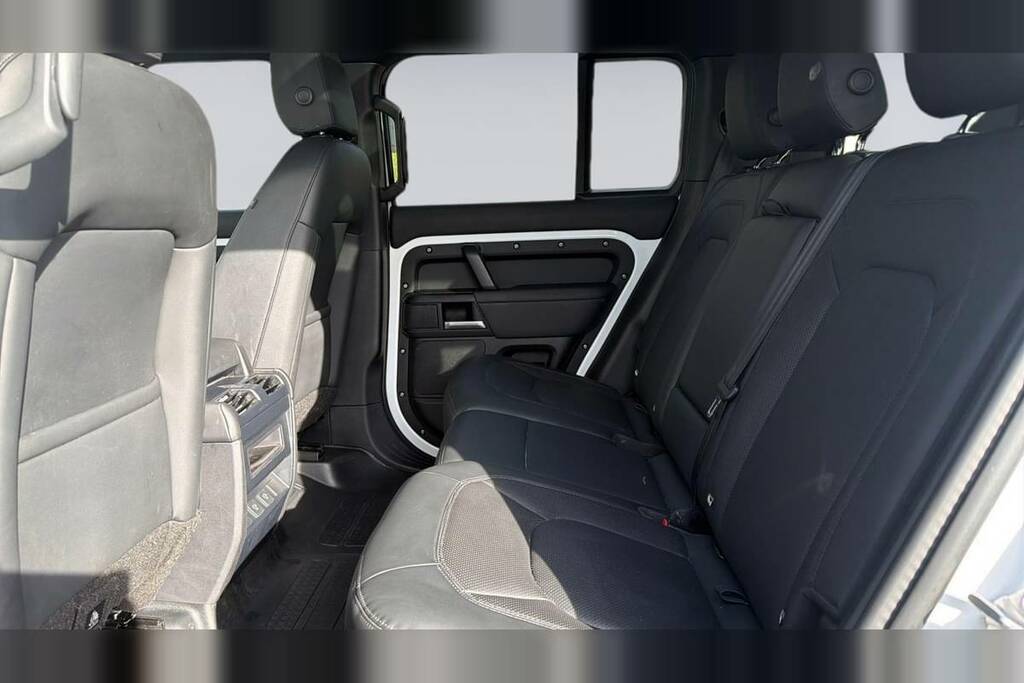 Land Rover Defender 110 3.0 D250 X-dynamic Se 110 GX25UAH White #4