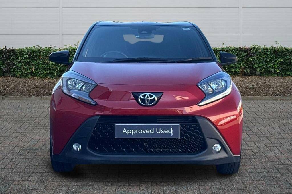Toyota Aygo X 1.0 Vvt-i Edge BD73JCO Red #3