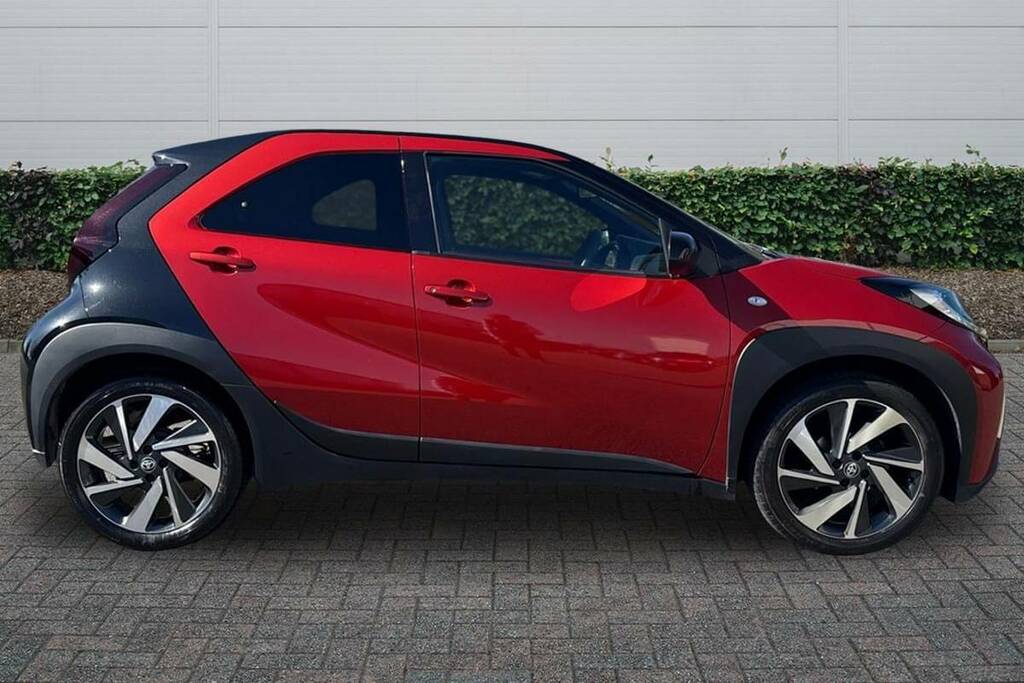 Toyota Aygo X 1.0 Vvt-i Edge BD73JCO Red #5