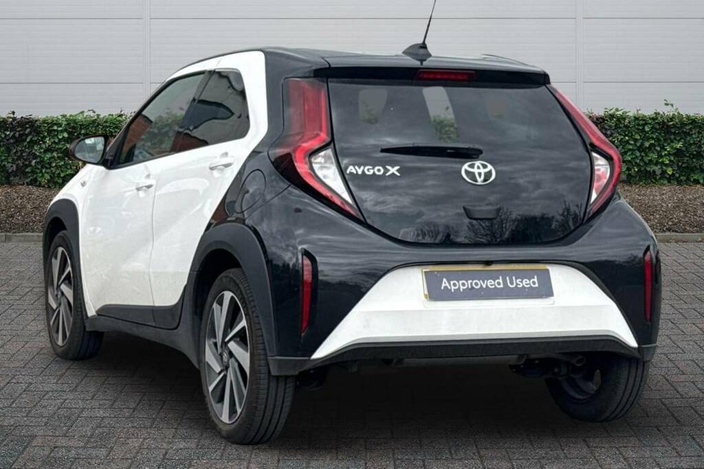 Toyota Aygo X 1.0 Vvt-i Edge BP25CLJ White #2