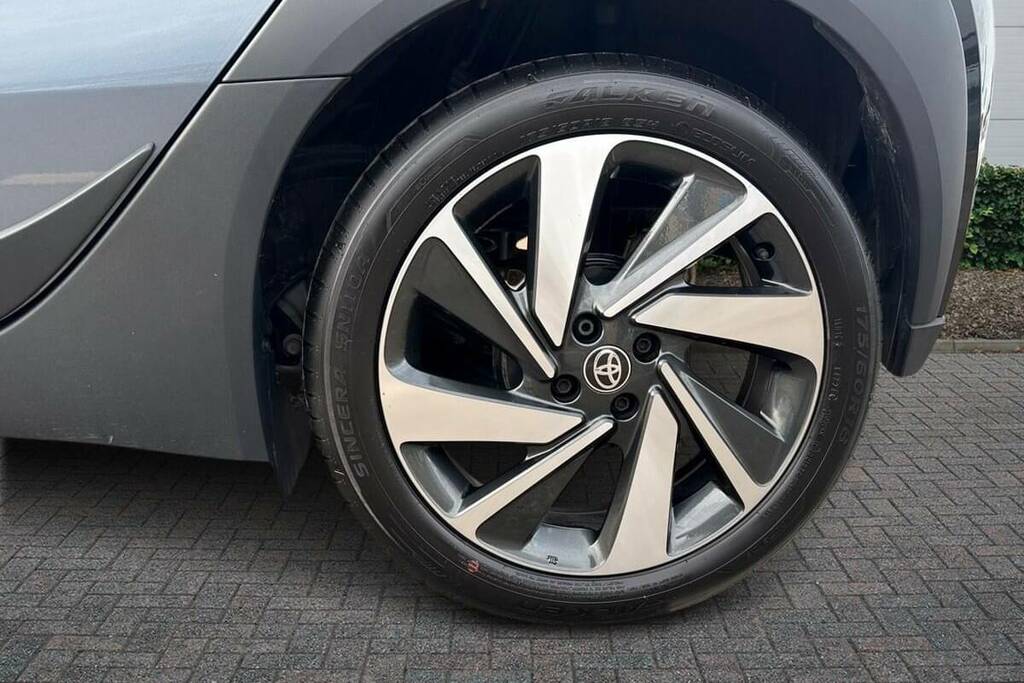 Toyota Aygo X 1.0 Vvt-i Edge Parking BK25YDS Grey #6