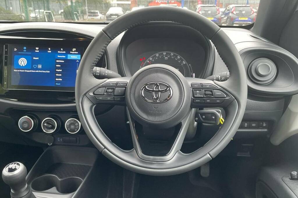 Toyota Aygo X 1.0 Vvt-i Pure WN75MOU White #6