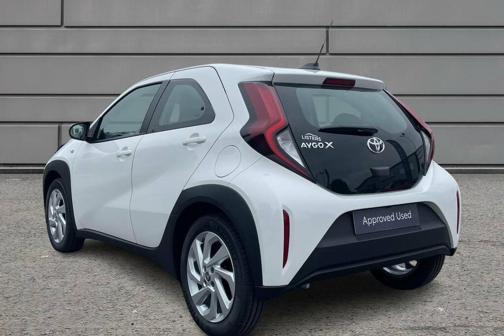 Toyota Aygo X 1.0 Vvt-i Pure WN75MOU White #4