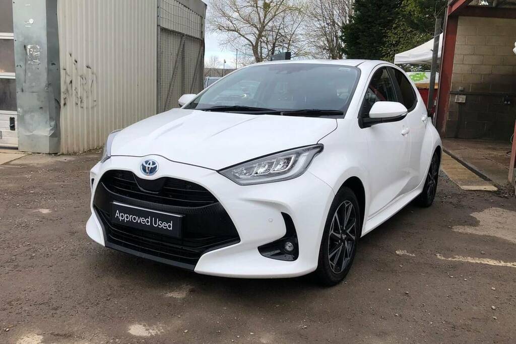 Toyota Yaris 1.5 Hybrid Design Cvt VN23LVE White #6
