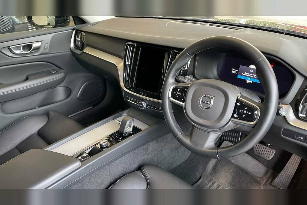 Volvo V60 2.0 B4p Plus Dark 7 Speed Black #3