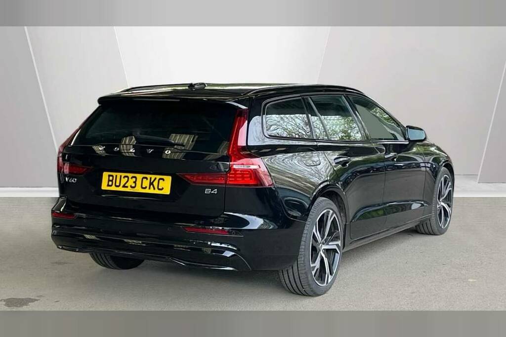 Volvo V60 2.0 B4p Plus Dark 7 Speed Black