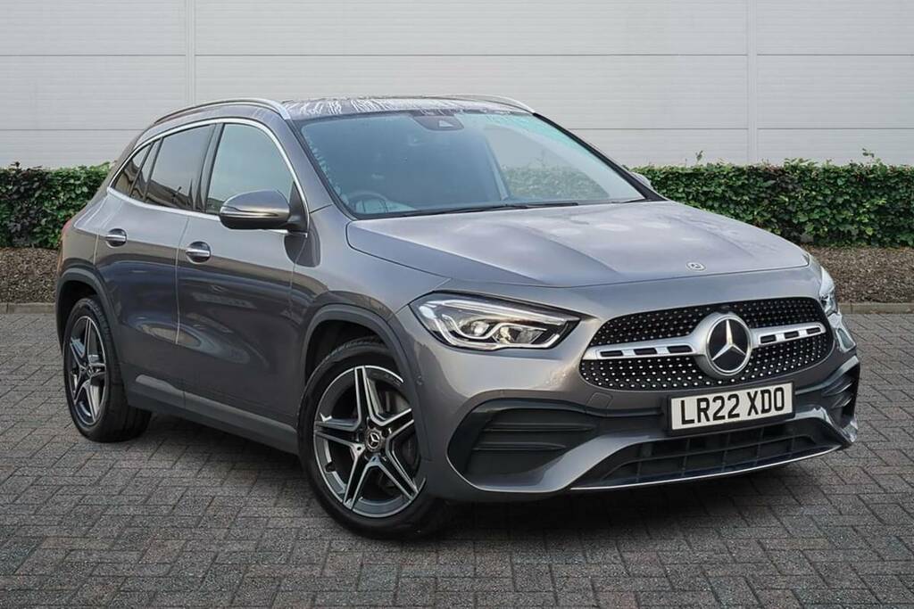 Mercedes-Benz GLA Class 180 Amg Line Premium Grey