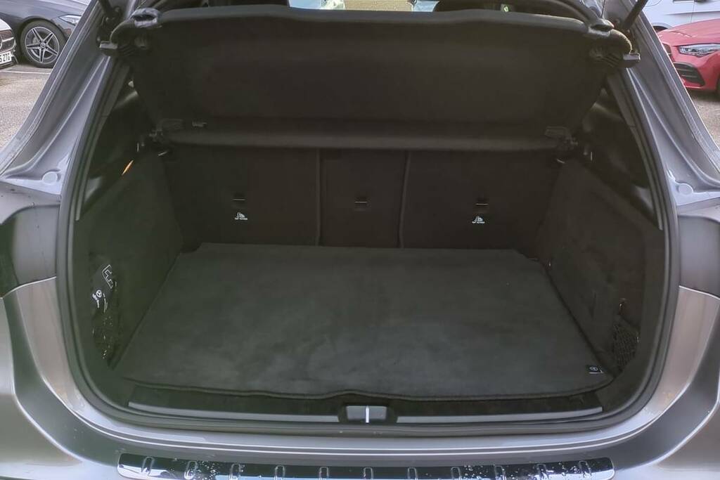 Mercedes-Benz GLA Class 180 Amg Line Premium LR22XDO Grey #2