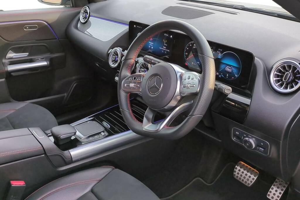 Mercedes-Benz GLA Class 180 Amg Line Premium LR22XDO Grey #4