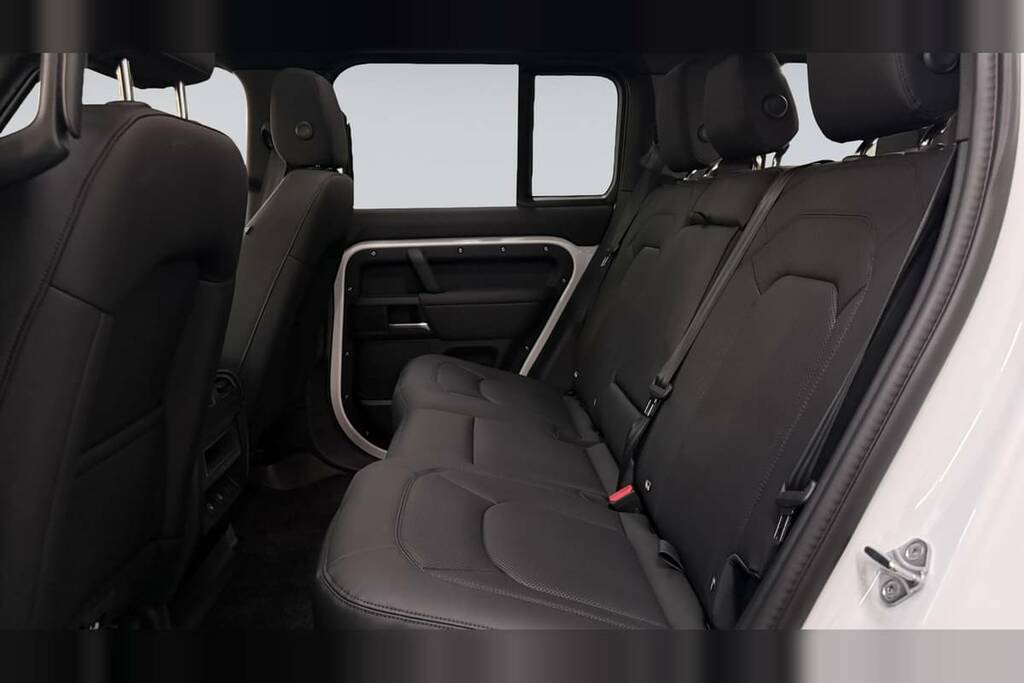 Land Rover Defender 110 3.0 D350 X-dynamic Se 110 BJ26KVV White #4
