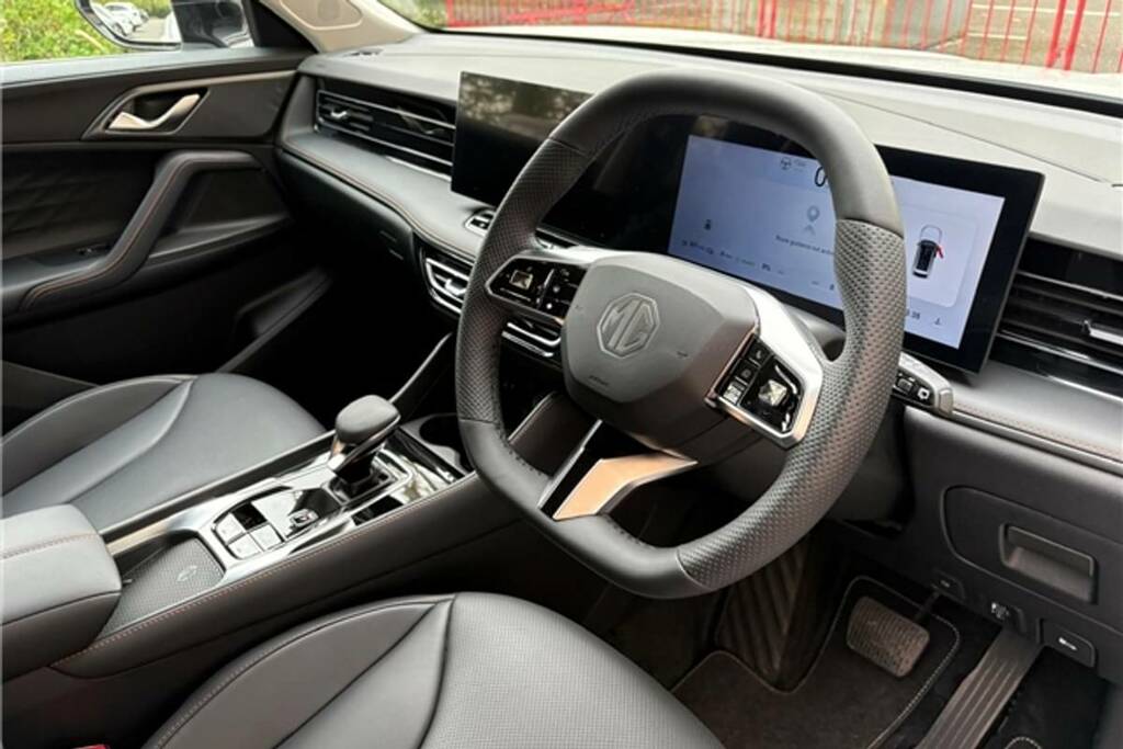 MG HS 1.5 T-gdi Phev Trophy White