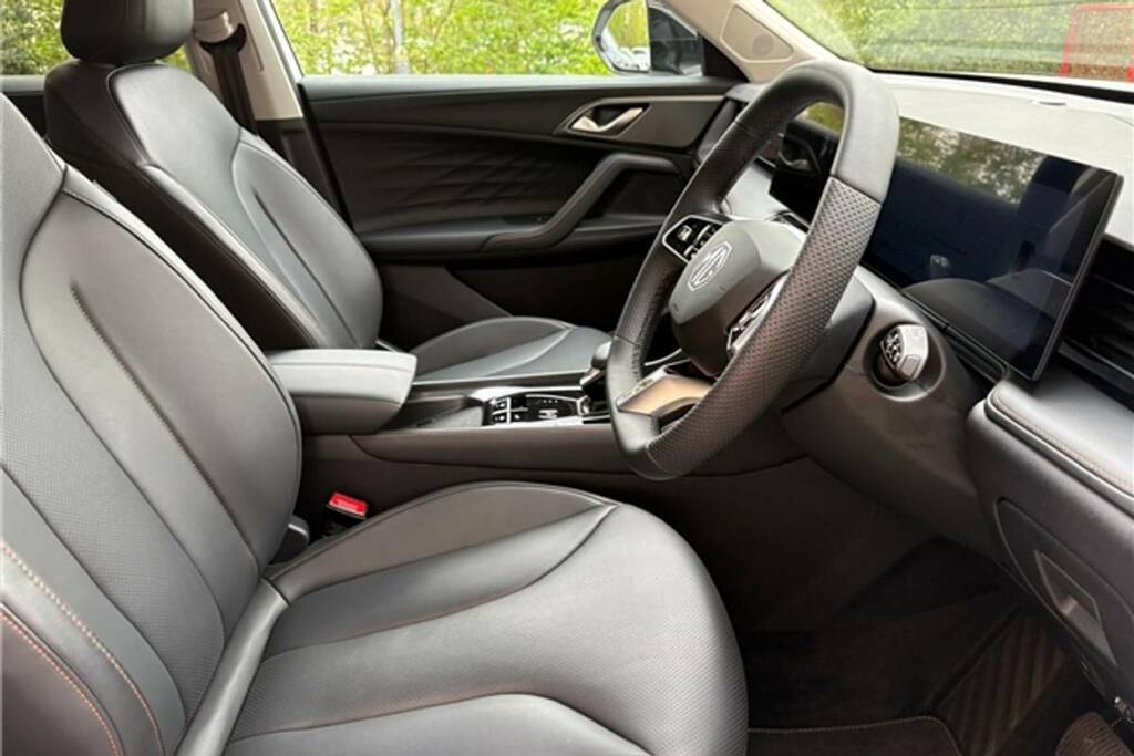 MG HS 1.5 T-gdi Phev Trophy KM75VLW White #6