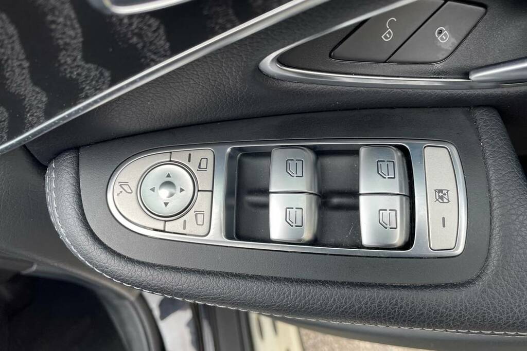 Mercedes-Benz GLC Class 250D 4Matic Amg Line Premium 9G-tronic AK18EJY Black #5