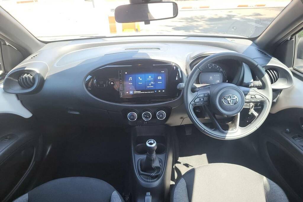 Toyota Aygo X 1.0 Vvt-i Pure KN75JMO #5