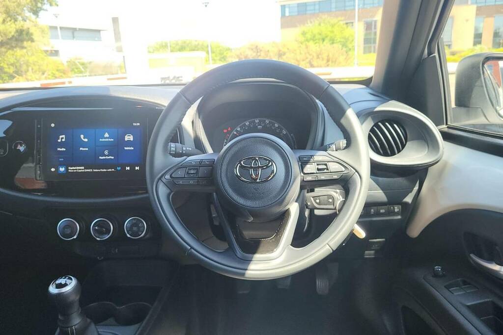 Toyota Aygo X 1.0 Vvt-i Pure KN75JMO #6