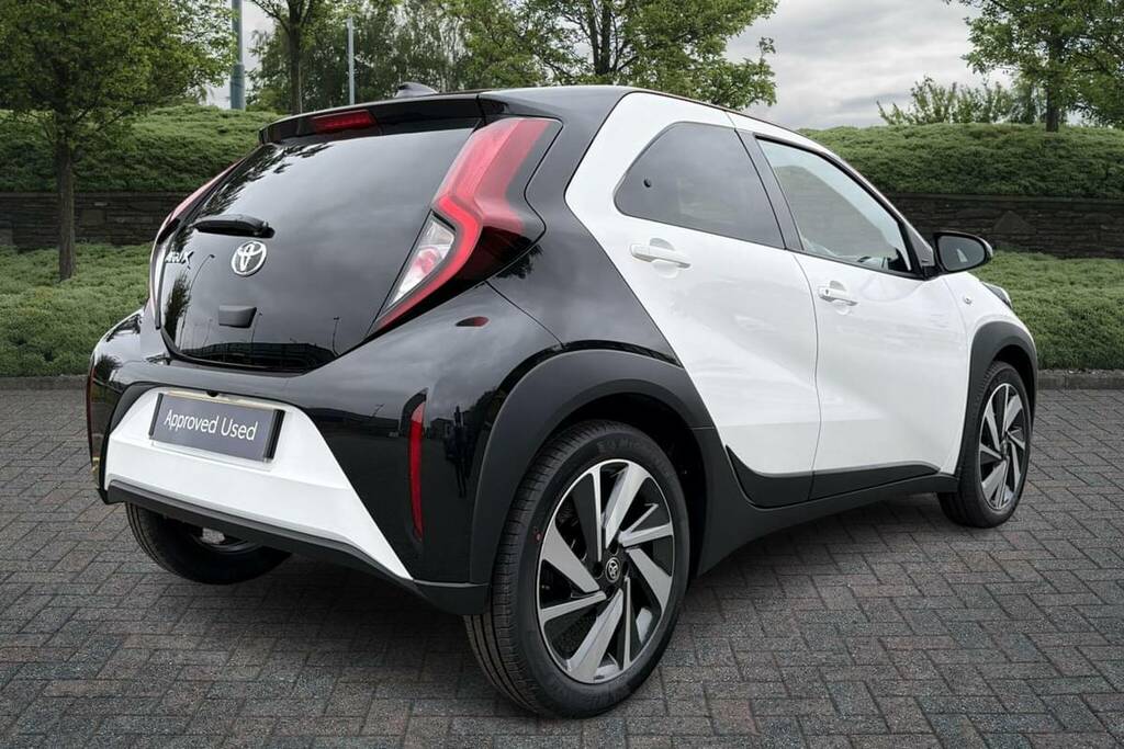 Toyota Aygo X 1.0 Vvt-i Edge KN75YJM  #2