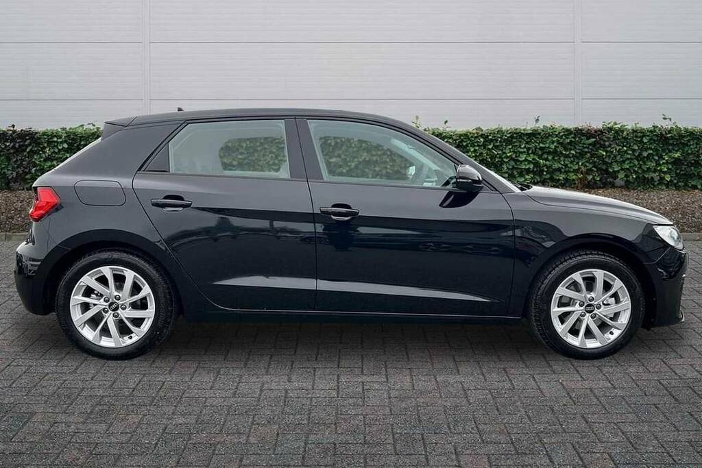 Audi A1 30 Tfsi Sport VO26FKX Black #4