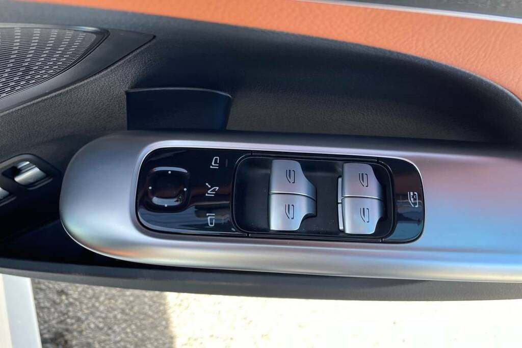 Mercedes-Benz C Class C300e Amg Line 9G-tronic FX75LPL White #5