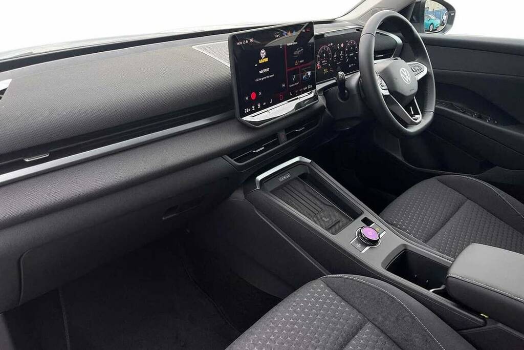 Volkswagen T-Roc 1.5 Etsi 150 Life Dsg VU26CWX White #2