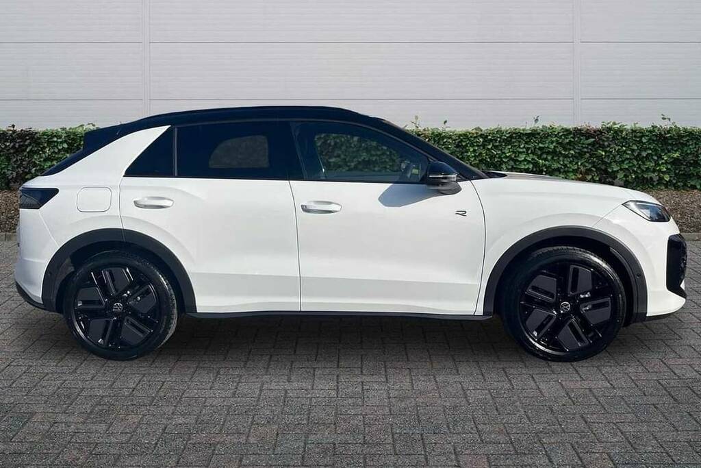 Volkswagen T-Roc 1.5 Etsi 150 R-line Dsg VU26CXD White #4