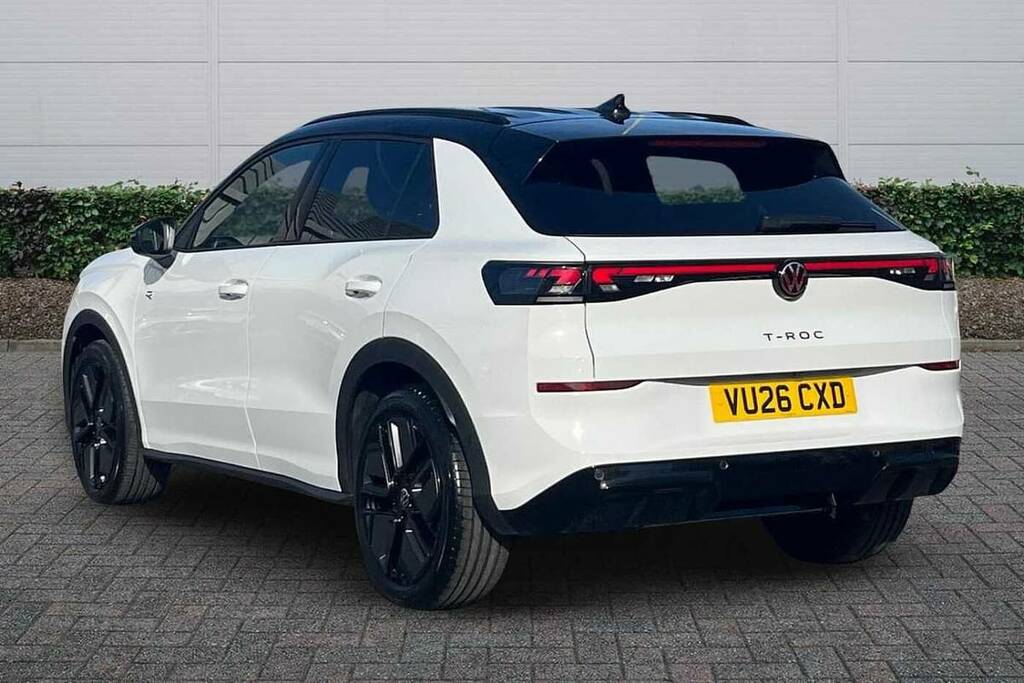 Volkswagen T-Roc 1.5 Etsi 150 R-line Dsg VU26CXD White #3