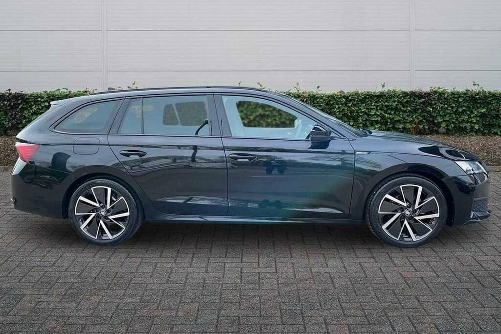 Skoda Octavia 1.5 Tsi 150 E-tec Sportline Dsg Black #4