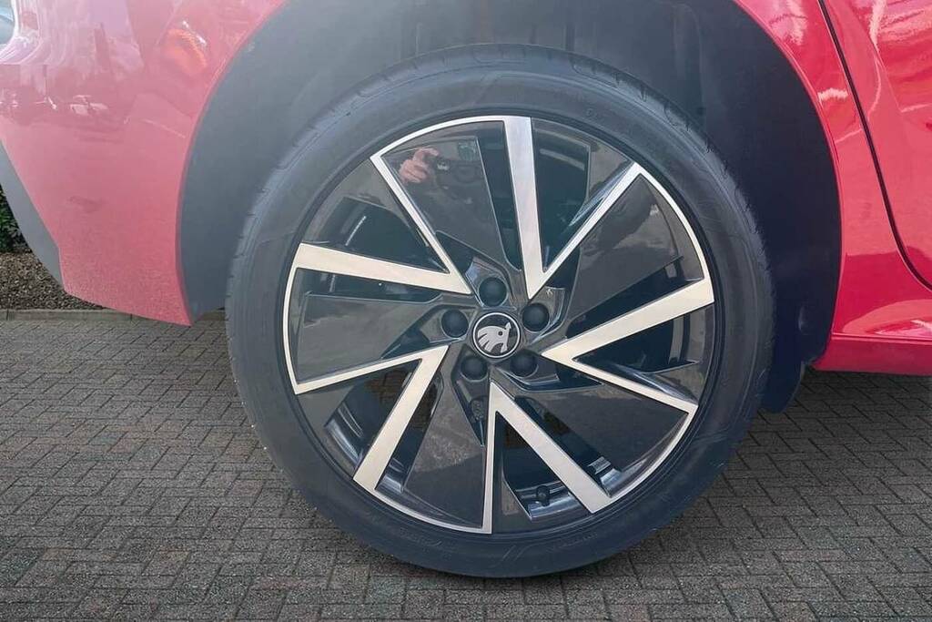Skoda Kamiq 1.0 Tsi Design Edition Dsg Red #5