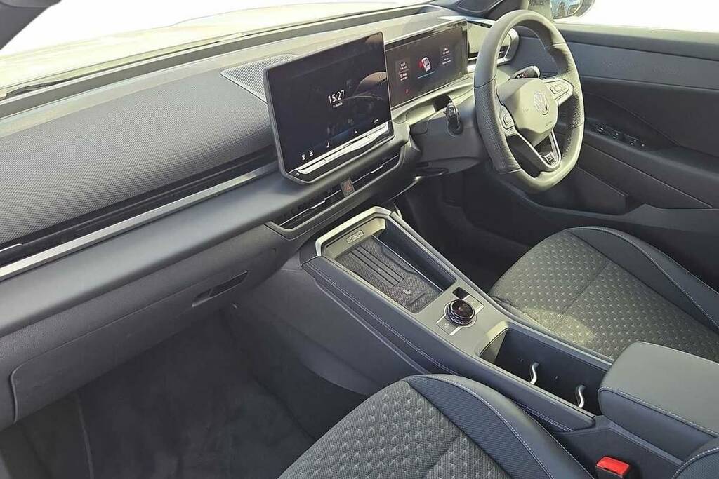 Volkswagen T-Roc 1.5 Etsi 150 R-line Dsg BV26VZO Black #2