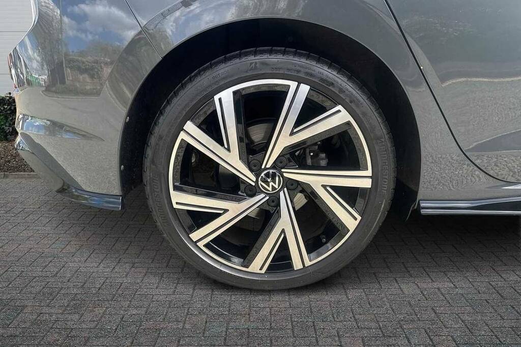 Volkswagen Golf 1.5 Tsi 150 R-line BF72LFH Grey #5