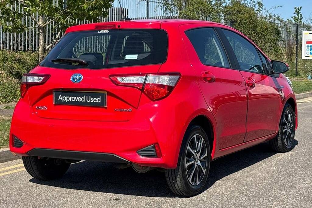Toyota Yaris 1.5 Hybrid Icon Tech Cvt Red #5