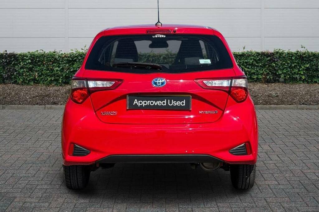 Toyota Yaris 1.5 Hybrid Icon Tech Cvt Red #4
