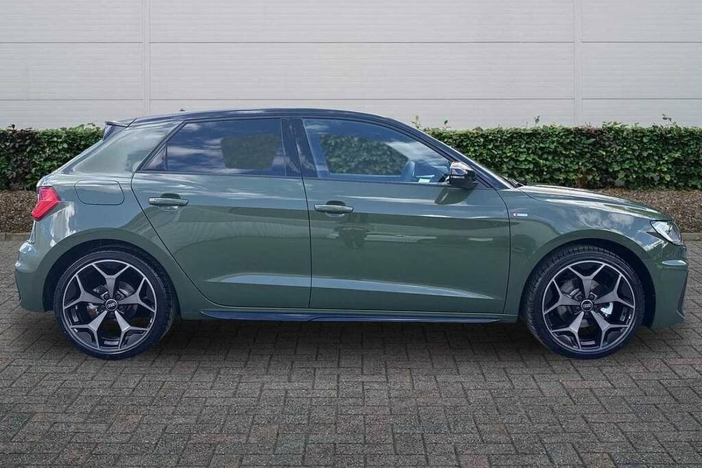 Audi A1 30 Tfsi Black Edition S Tronic VK26YVZ Green #4