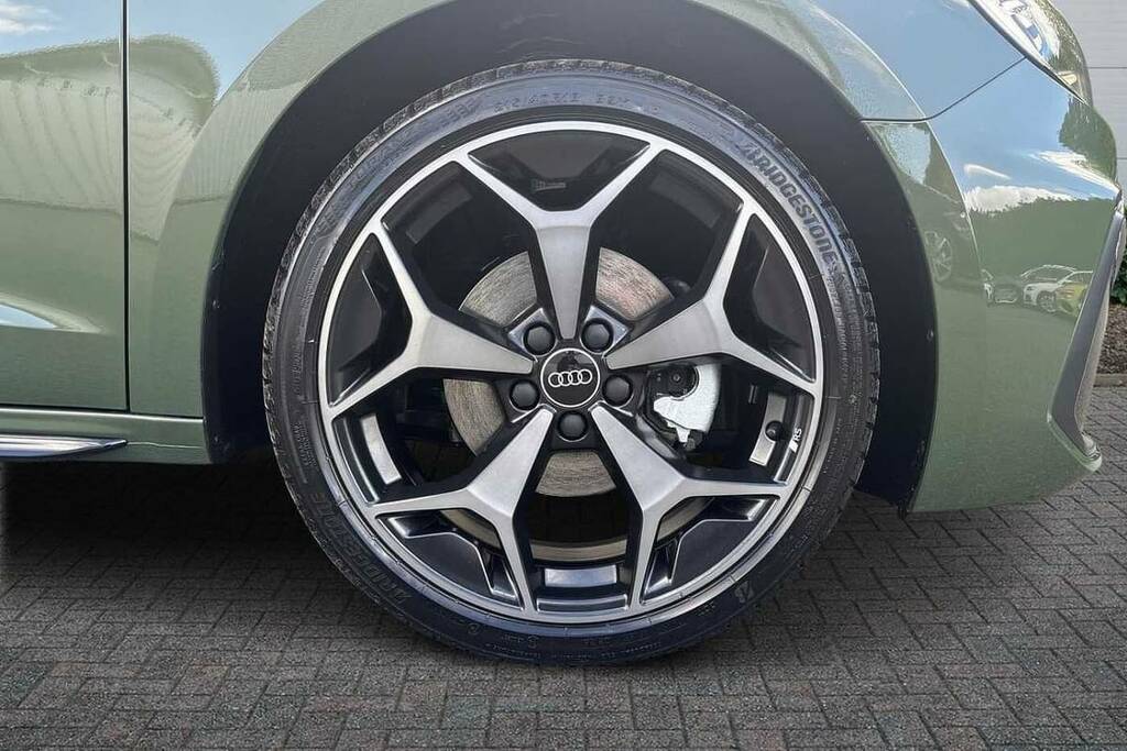 Audi A1 30 Tfsi Black Edition S Tronic VK26YVZ Green #5