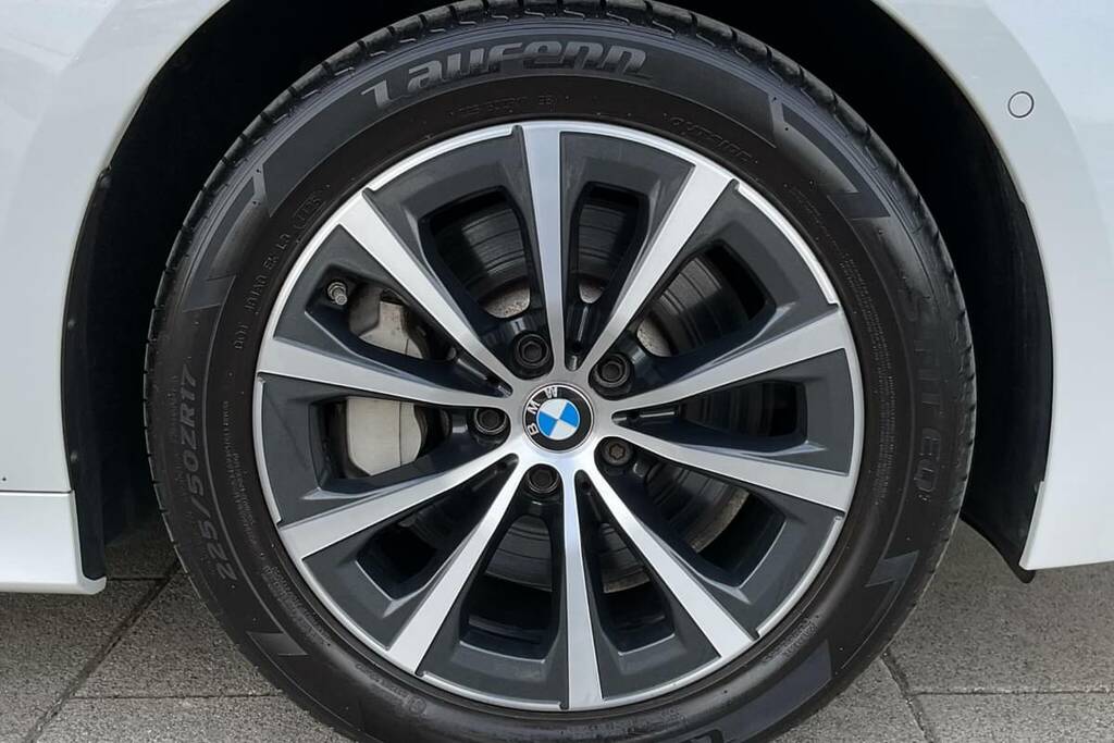 BMW 3 Series 330I Sport Step White #4