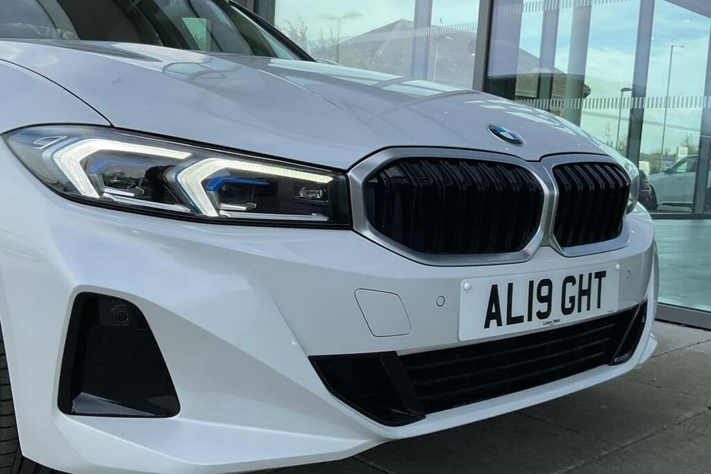 BMW 3 Series 330I Sport Step White #2