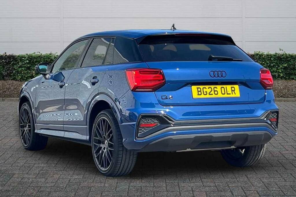 Audi Q2 35 Tfsi Black Edition S Tronic BG26OLR Blue #3