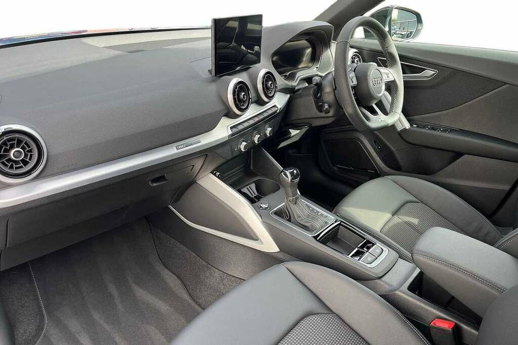 Audi Q2 35 Tfsi Black Edition S Tronic BG26OLR Blue #2