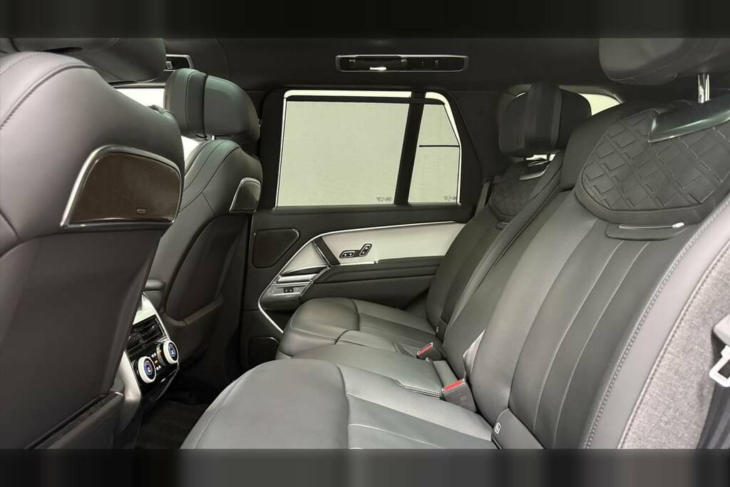 Land Rover Range Rover 4.4 P530 V8 Sv YJ23GSM Black #4