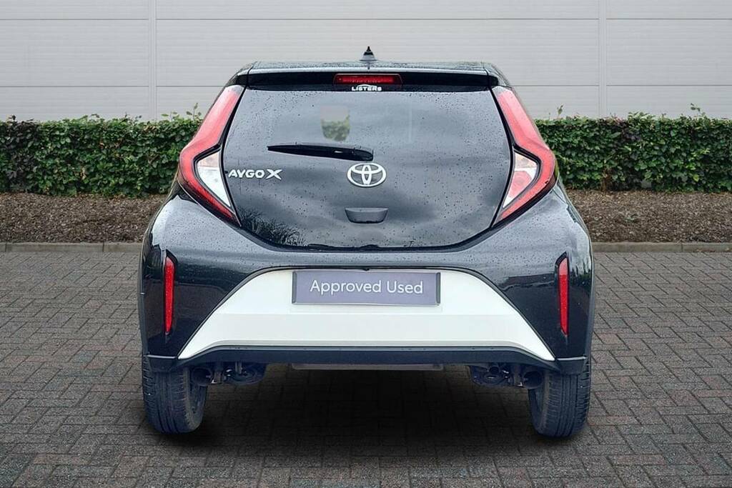Toyota Aygo X 1.0 Vvt-i Edge KV24NLU White #4