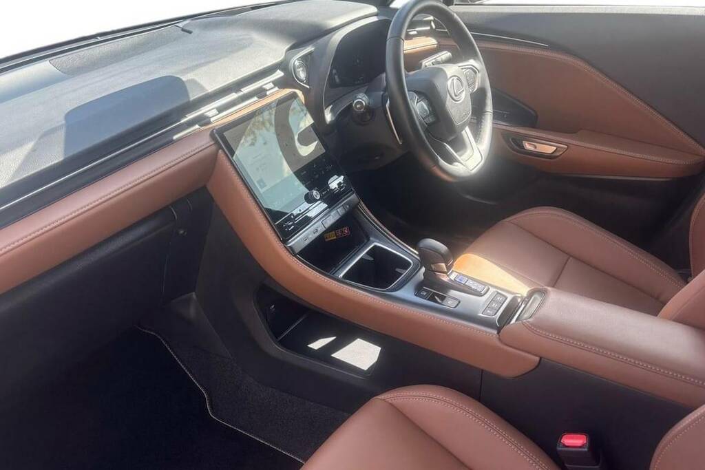 Lexus LBX 1.5 Takumi E-cvt VU24UDP Grey #5