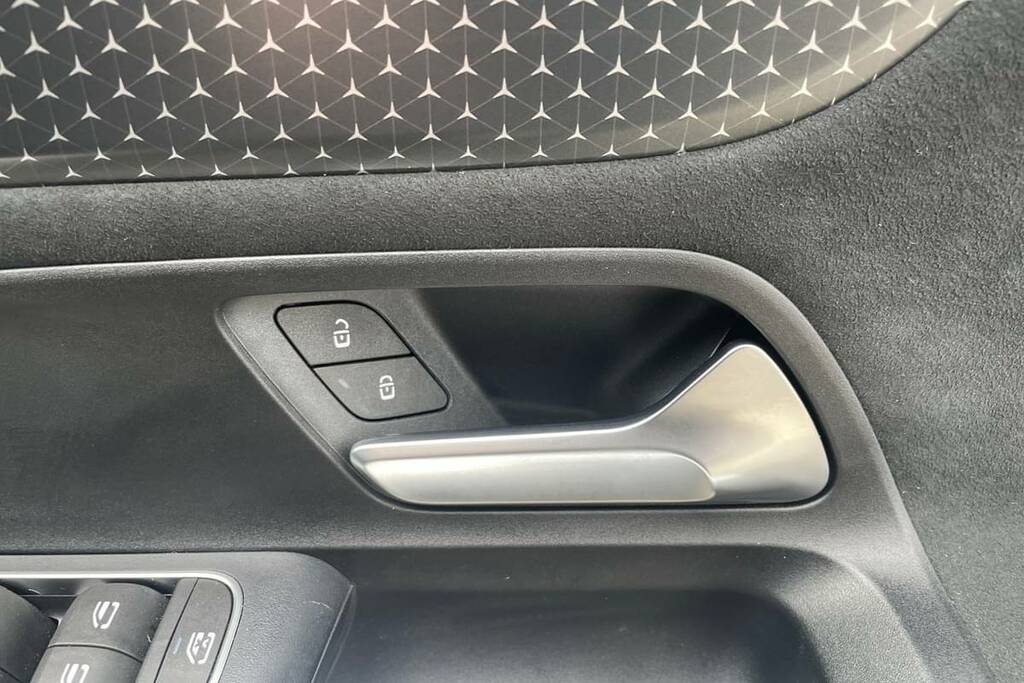 Mercedes-Benz EQA 350 4M 215Kw Amg Line Executive 66.5Kwh At KM24DGV Grey #6