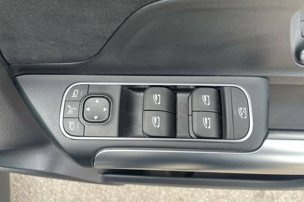 Mercedes-Benz EQA 350 4M 215Kw Amg Line Executive 66.5Kwh At KM24DGV Grey #5