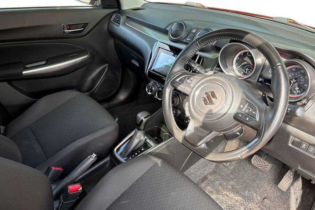 Suzuki Swift 1.2 Dualjet 83 12V Hybrid Sz5 Red #4
