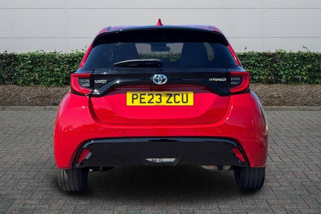 Toyota Yaris 1.5 Hybrid Excel Cvt PE23ZCU Red #4