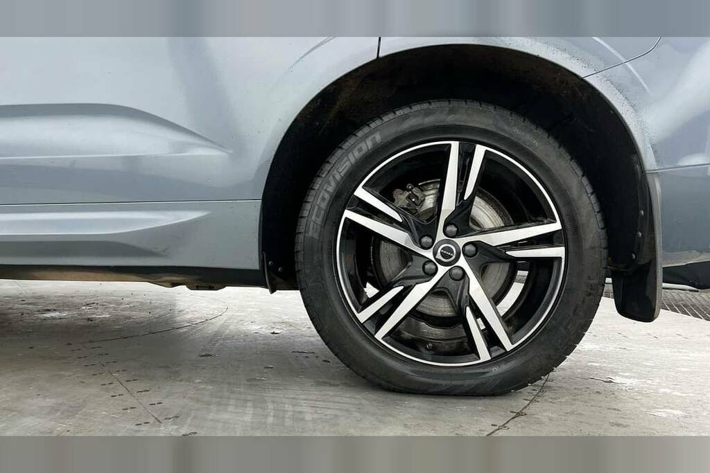 Volvo XC60 2.0 B4d R Design Awd Geartronic PX22JVD Grey #4