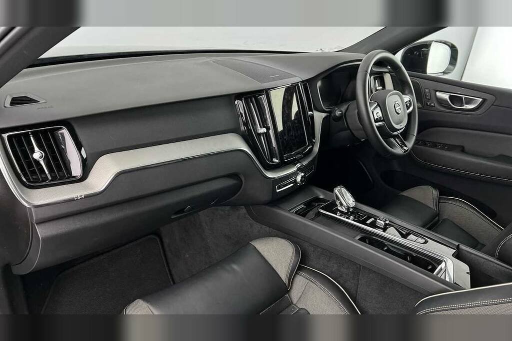 Volvo XC60 2.0 B4p Plus Dark Geartronic PF72OUE Grey #3