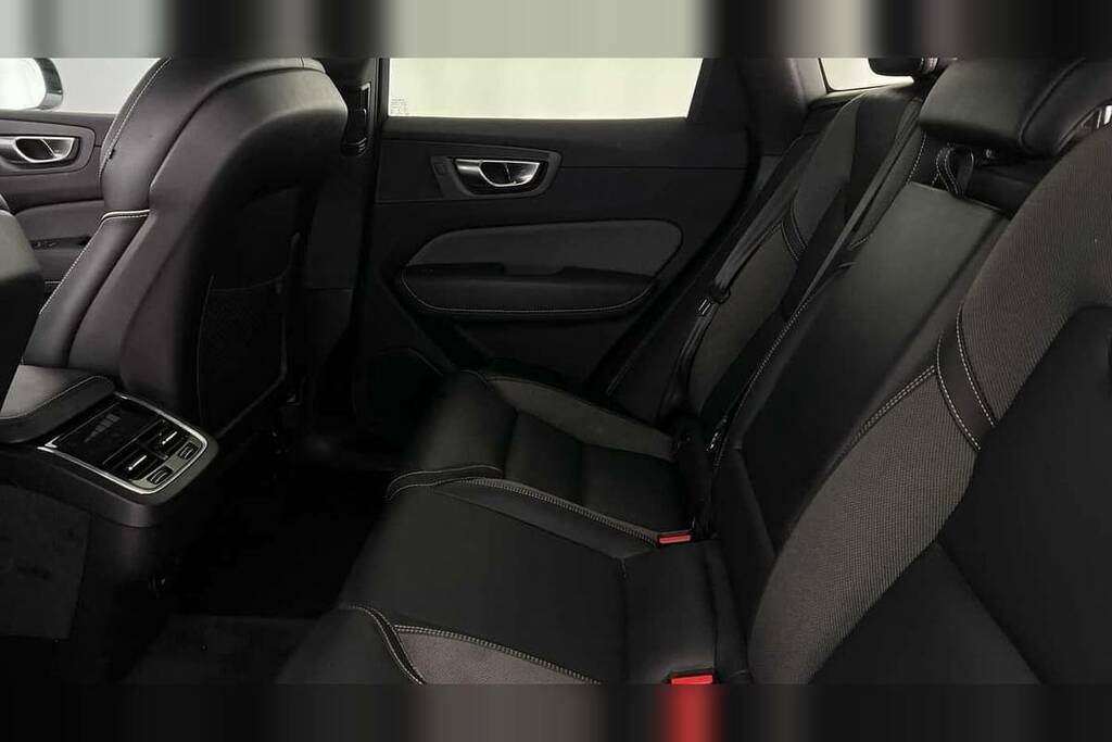 Volvo XC60 2.0 B4p Plus Dark Geartronic PF72OUE Grey #4