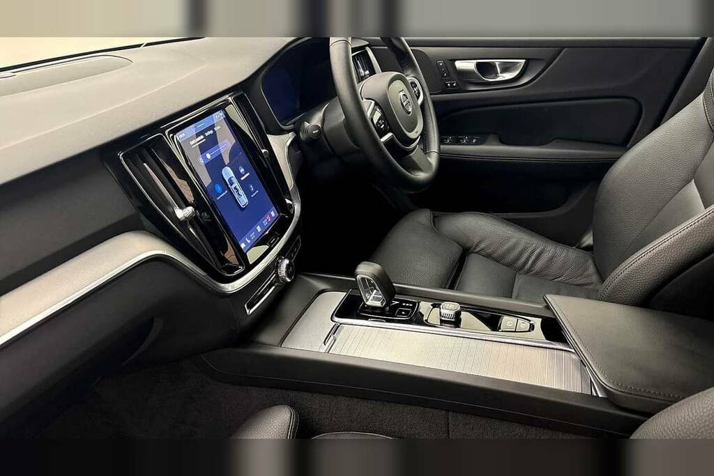 Volvo V60 2.0 B4p Plus Dark 7 Speed RV25WMT Grey #6