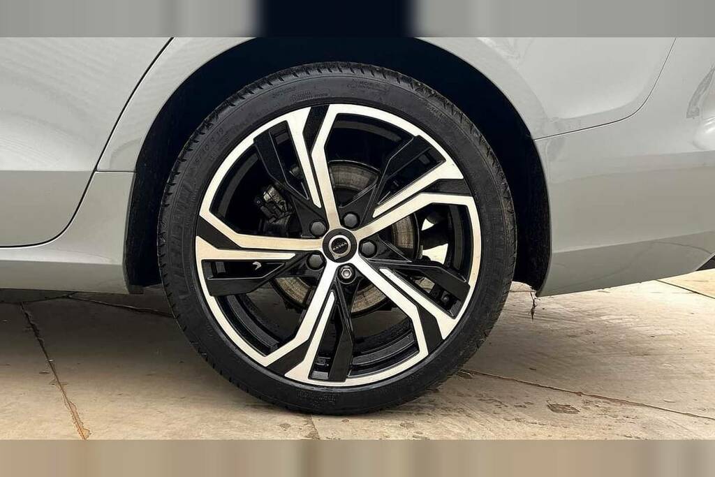 Volvo V60 2.0 B4p Plus Dark 7 Speed RV25WMT Grey #4